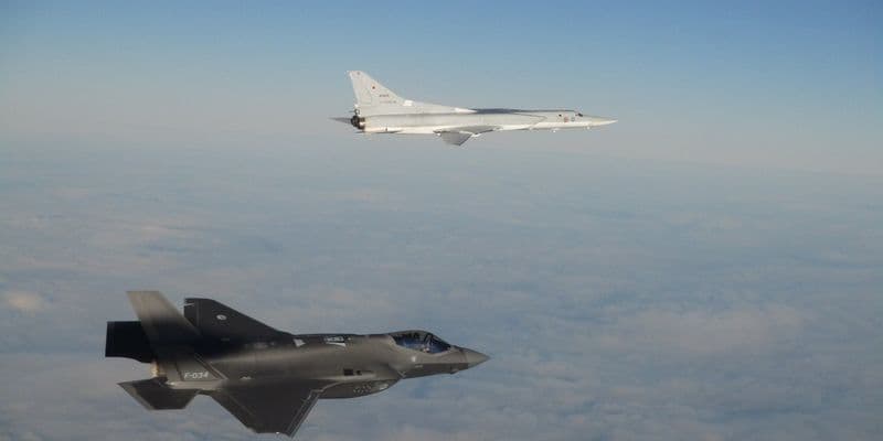 F-35 interceptan aviones rusos armados sobre el Báltico