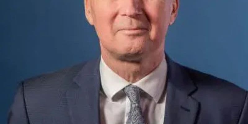 Eric van der Burg desarrolla un plan para ayudar a surinameses indocumentados en los Países Bajos