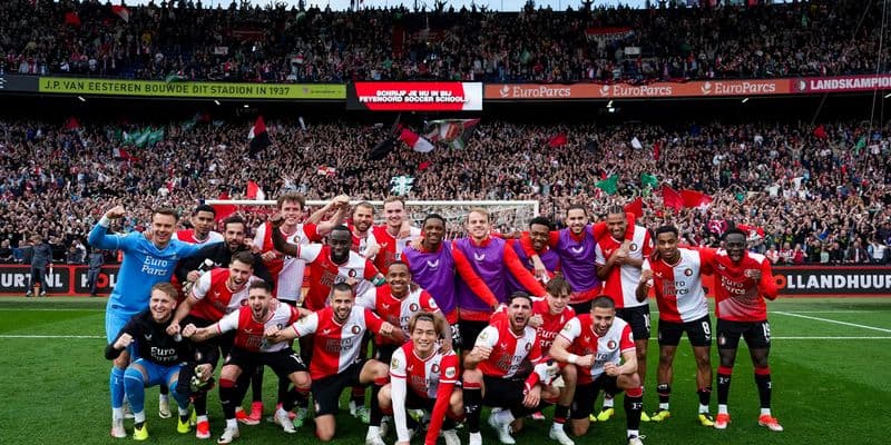 Feyenoord triunfa en una caótica final de la Copa KNVB contra NEC