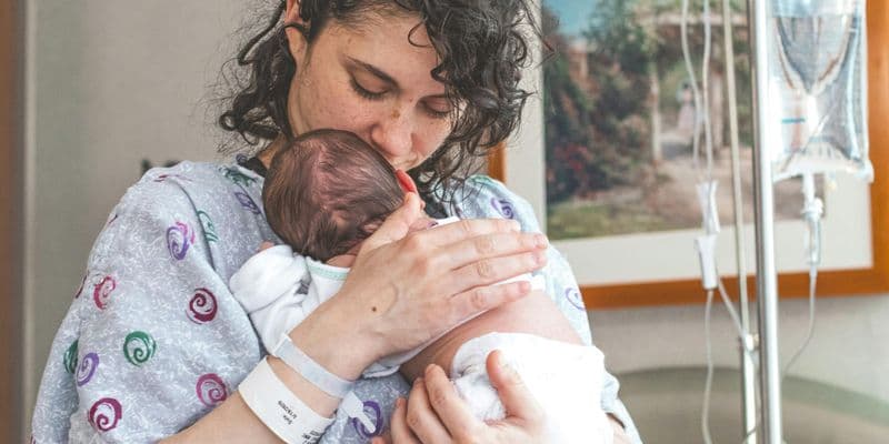 Ámsterdam dará atención materna gratuita a familias vulnerables en Zuidoost