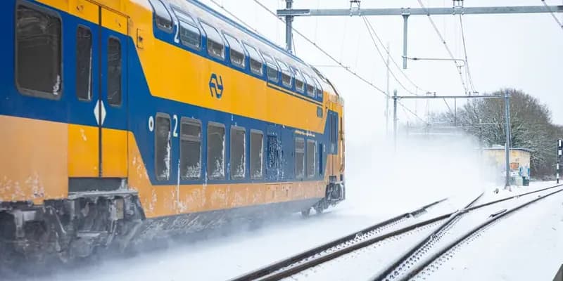 Fin de semana bajo cero: trenes reducidos y retrasos en Schiphol