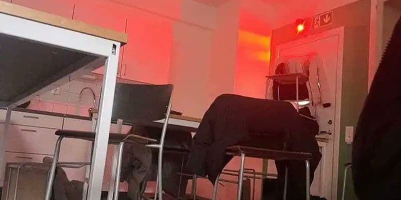 Alumnos atrincherados en la escuela de Suecia - Foto de @carrie_milCle en X