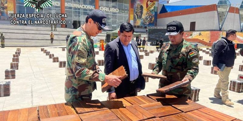 Incautación récord en Bolivia: 8,7 toneladas de cocaína ocultas en baldosas de madera con destino a los Países Bajos