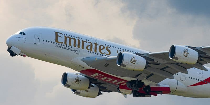 Emirates amenaza con represalias si Schiphol reduce vuelos