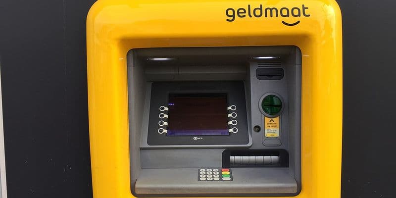 Cajero Geeldmaat - Foto de Vysotsky en Wikimedia Commons