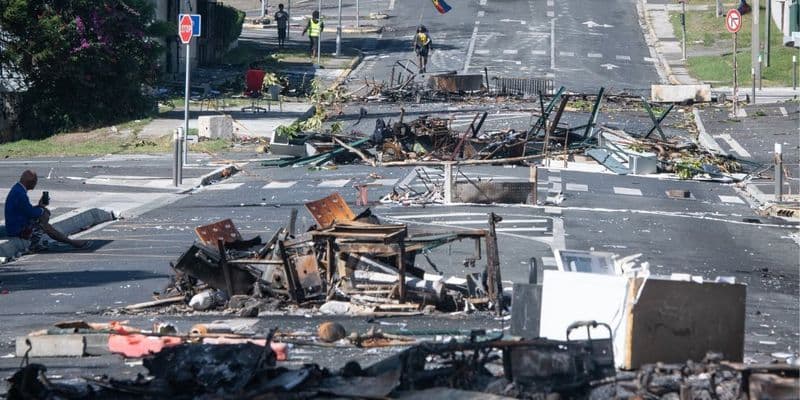 Holandeses intentan huir de Nueva Caledonia en medio de los disturbios