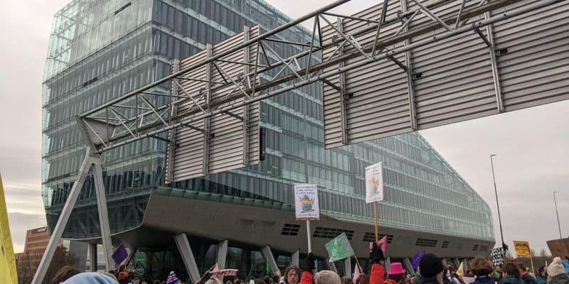 Arrestos a activistas climáticos por el bloqueo de la A10 en Ámsterdam