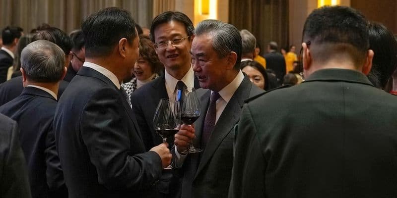 Ministro de Asuntos Exteriores chino Wang Yi en la recepción para la conmemoración del 45° Aniversario de China-EE.UU. - Foto de Andy Wong