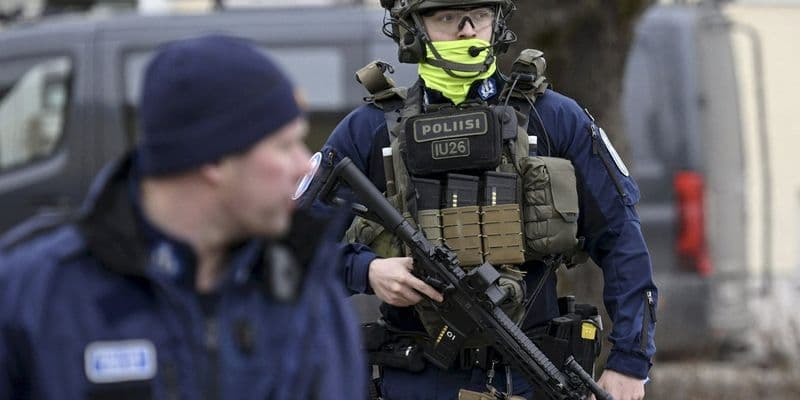 Policía Finlandés en el tiroteo en la escuela de Vantaa