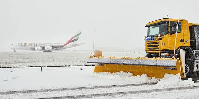 Quitanieves en el aeropuerto de Schiphol