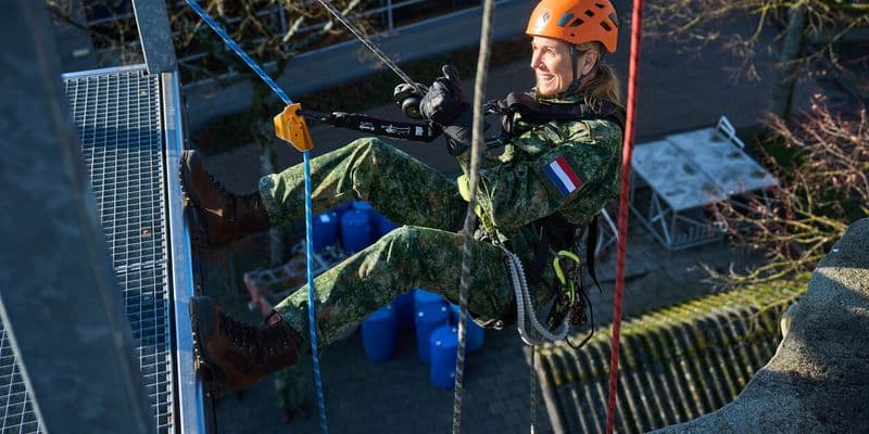 La Reina Máxima se une al ejército neerlandés como reservista