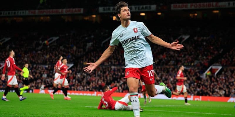 El FC Twente empata ante el Manchester United