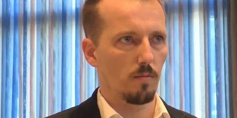 Sebastiaan Stöteler busca entrar en Parlamento Europeo, y unirse a la nueva facción con Le Pen y Meloni.