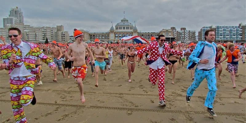 Cancelan el baño de año nuevo en Scheveningen por mal tiempo