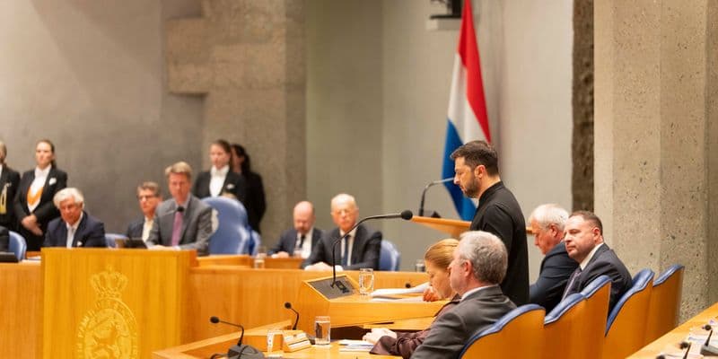 Zelenskyy habla en la Tweede Kamer y Países Bajos anuncia 175 M€ en ayuda militar