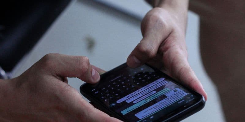 Despidos a policías de Róterdam por comentarios inapropiados en WhatsApp